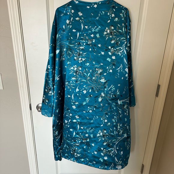 Amoureuse Teal Floral Women's Nightgown with cross cross back and robe - Picture 6 of 6
